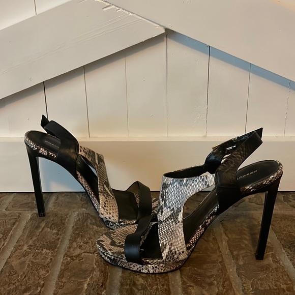 Kurt Geiger Shoes - Kurt Geiger snake print heels size 38